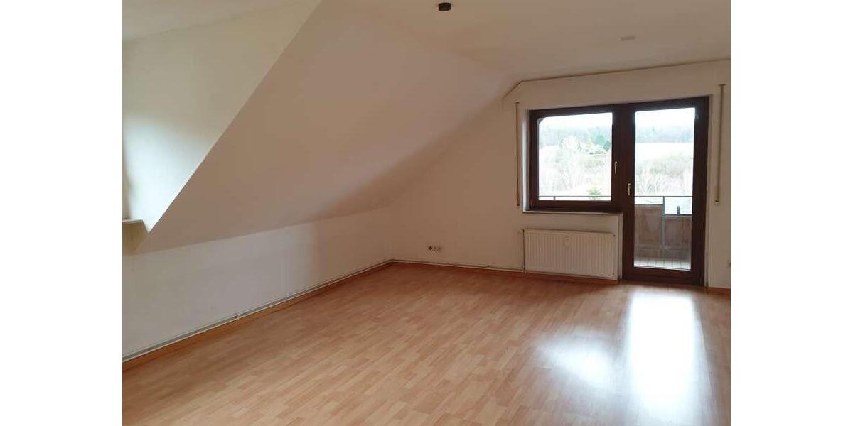 Dachgeschoßwohnung Diekholzen - 3 Zimmer, 87 m&sup2;, 650&euro; | Angebot:25255384