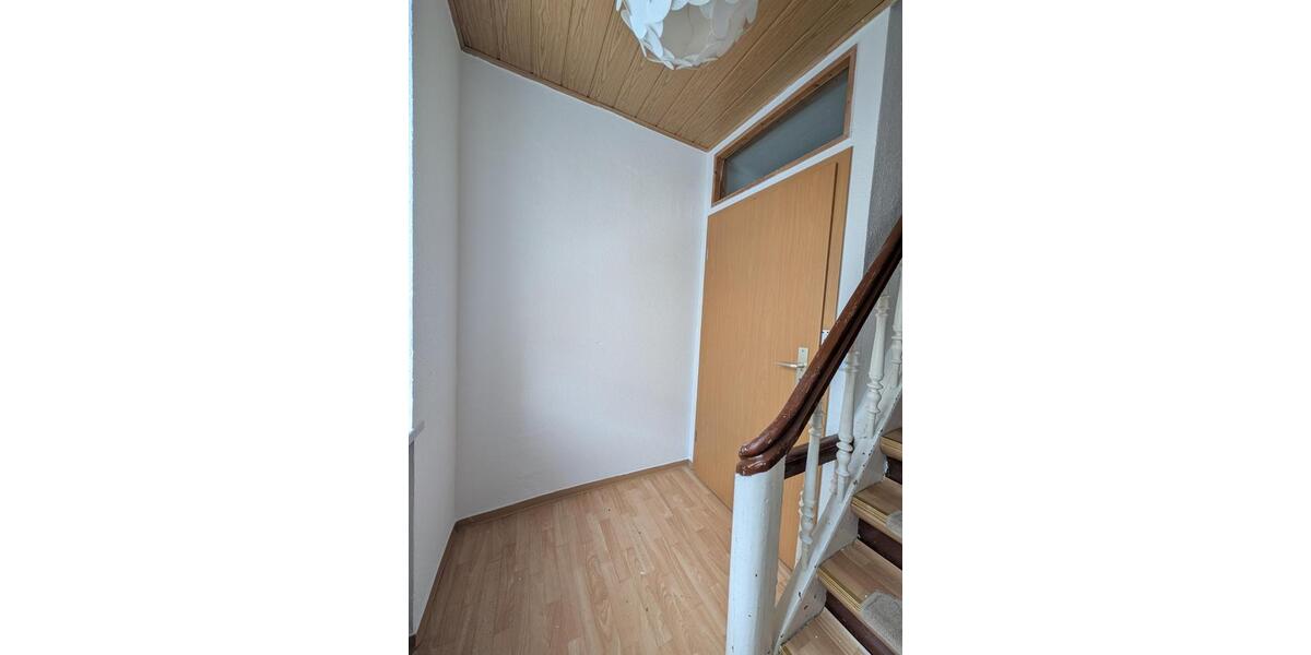 Dachgeschoßwohnung Aschersleben - 3 Zimmer, 70 m&sup2;, 400&euro; | Angebot:24815707