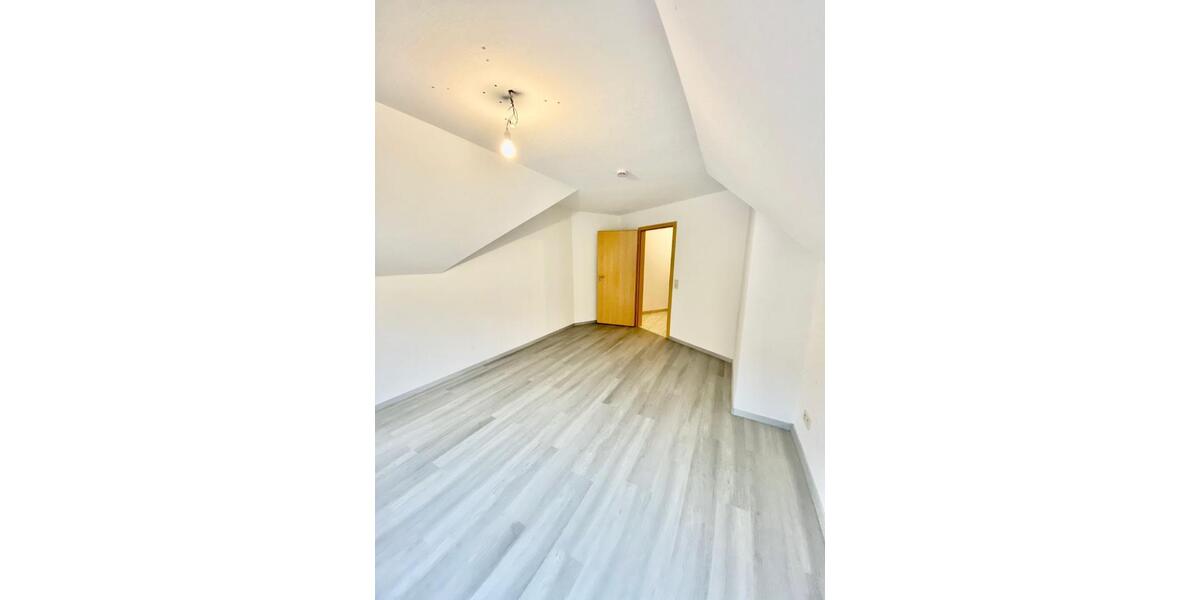 Dachgeschoßwohnung Horb am Neckar - 3.5 Zimmer, 70 m&sup2;, 720&euro; | Angebot:25174513
