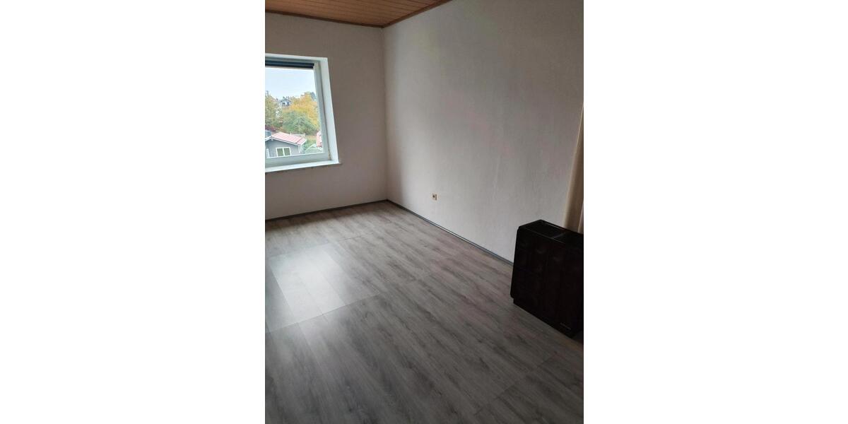 Etagenwohnung Hengersberg - 5 Zimmer, 140 m&sup2;, 550&euro; | Angebot:24771838