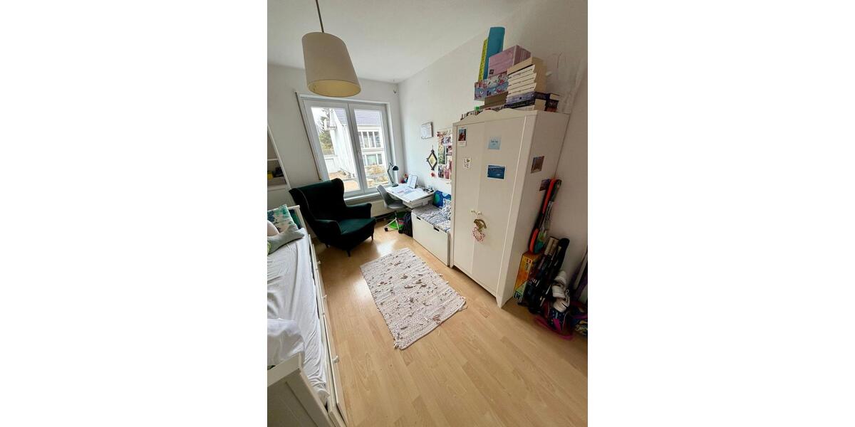 Etagenwohnung Saarbrücken Kieselhumes - 3 Zimmer, 89 m&sup2;, 979&euro; | Angebot:25382375