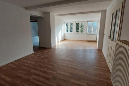 Wohnung Roßwein - 3 Zimmer, 65 m&sup2;, 325&euro; | Angebot:19263247