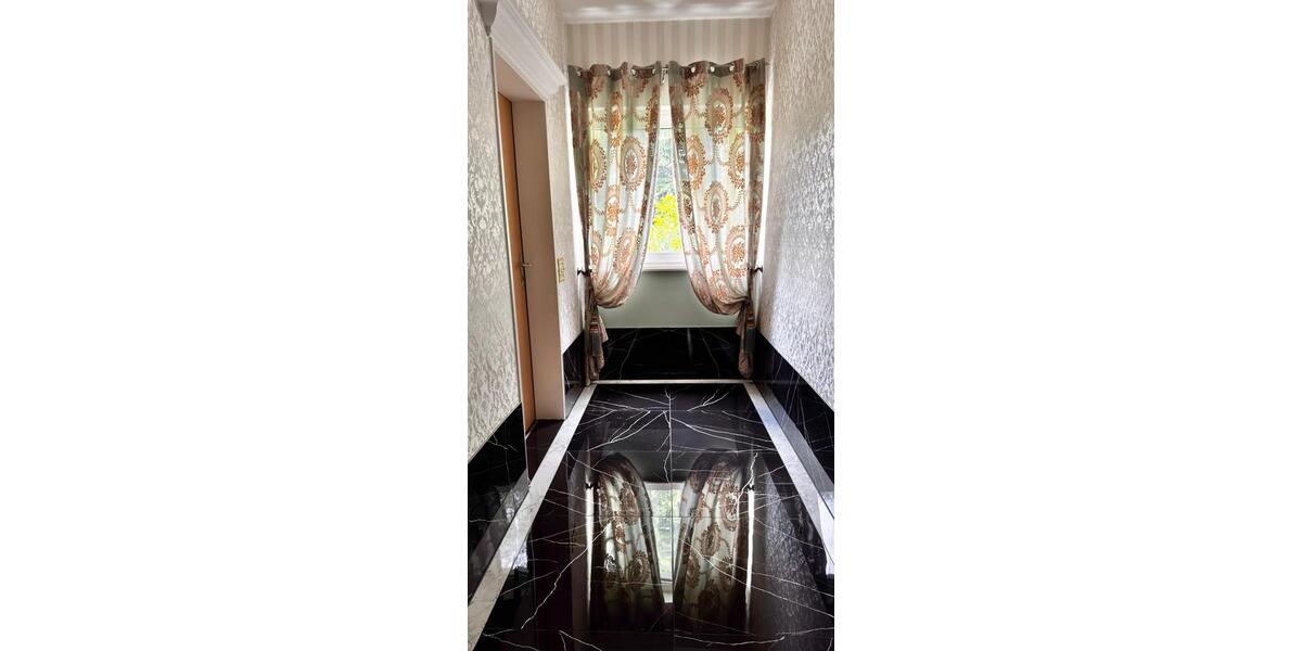 Erdgeschoßwohnung Bad Wildbad - 5 Zimmer, 165 m&sup2;, 990&euro; | Angebot:25044506