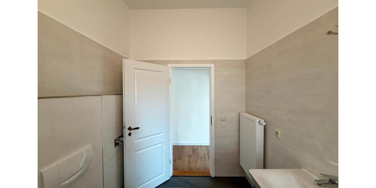 Erdgeschoßwohnung Naumburg (Saale) - 4 Zimmer, 120 m&sup2;, 950&euro; | Angebot:26588579
