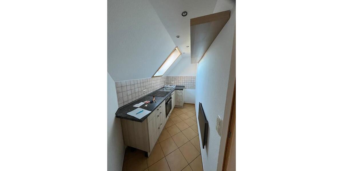 Dachgeschoßwohnung Strehla - 2 Zimmer, 50 m&sup2;, 300&euro; | Angebot:26553832