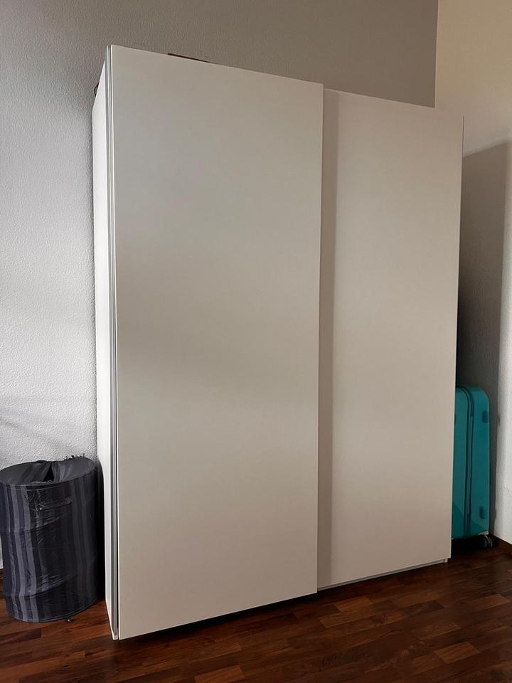 Möbliertes Zimmer in 3er WG - Flingern Süd zimmer