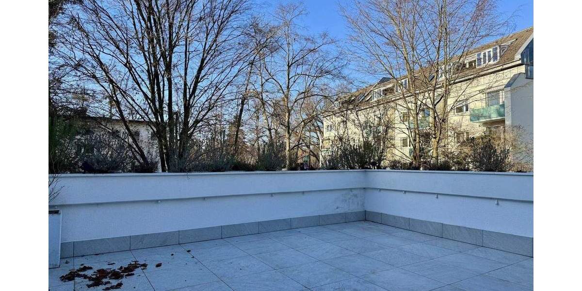 Modernisierte 3-Zimmer-Wohnung in Berlin-Dahlem mieten, ca. 180 m², große Ost- und West-Terrassen 3 zimmer