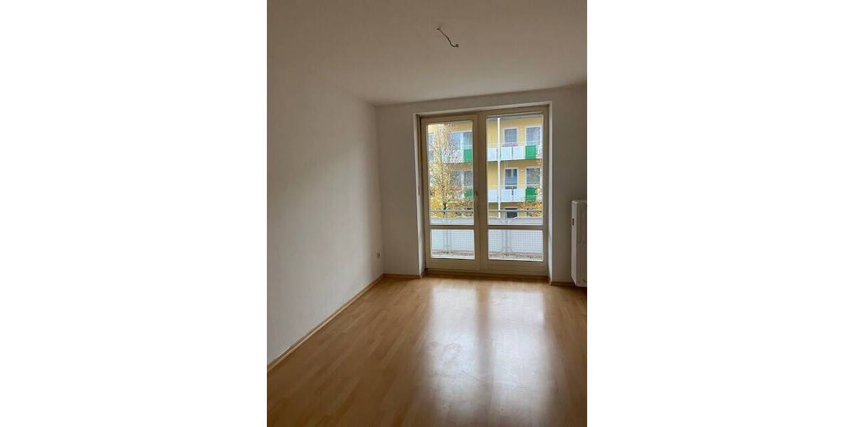 Etagenwohnung Plattling - 3 Zimmer, 92 m&sup2;, 890&euro; | Angebot:25985247