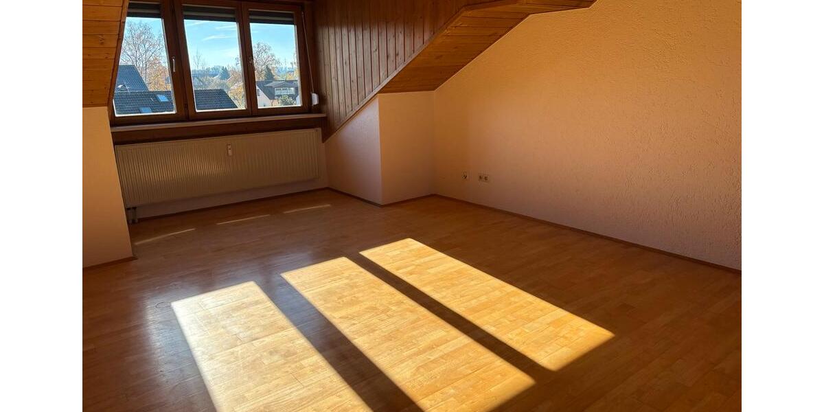 Dachgeschoßwohnung Plattling - 3.5 Zimmer, 80 m&sup2;, 600&euro; | Angebot:25844453
