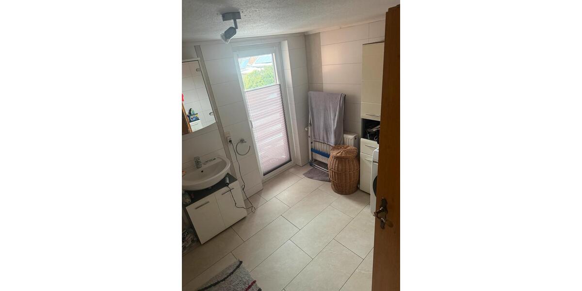 Etagenwohnung Hohn - 4 Zimmer, 110 m&sup2;, 990&euro; | Angebot:24590124