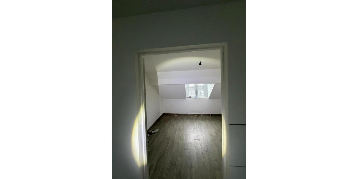 Dachgeschoßwohnung Duisburg Duisburg-Mitte - 2 Zimmer, 50 m&sup2;, 600&euro; | Angebot:24508754