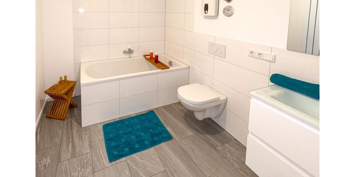 Dachgeschoßwohnung Friedrichsdorf - 5 Zimmer, 180 m&sup2;, 2.430&euro; | Angebot:24395407