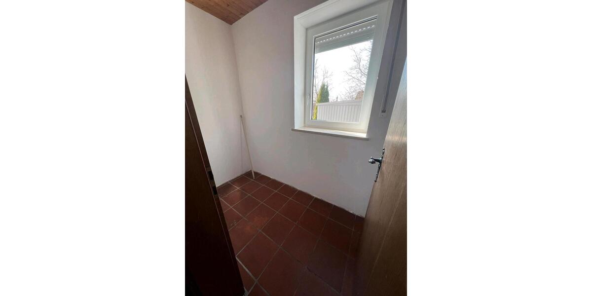 Hochparterre Bruckberg - 5 Zimmer, 120 m&sup2;, 1.200&euro; | Angebot:26444208