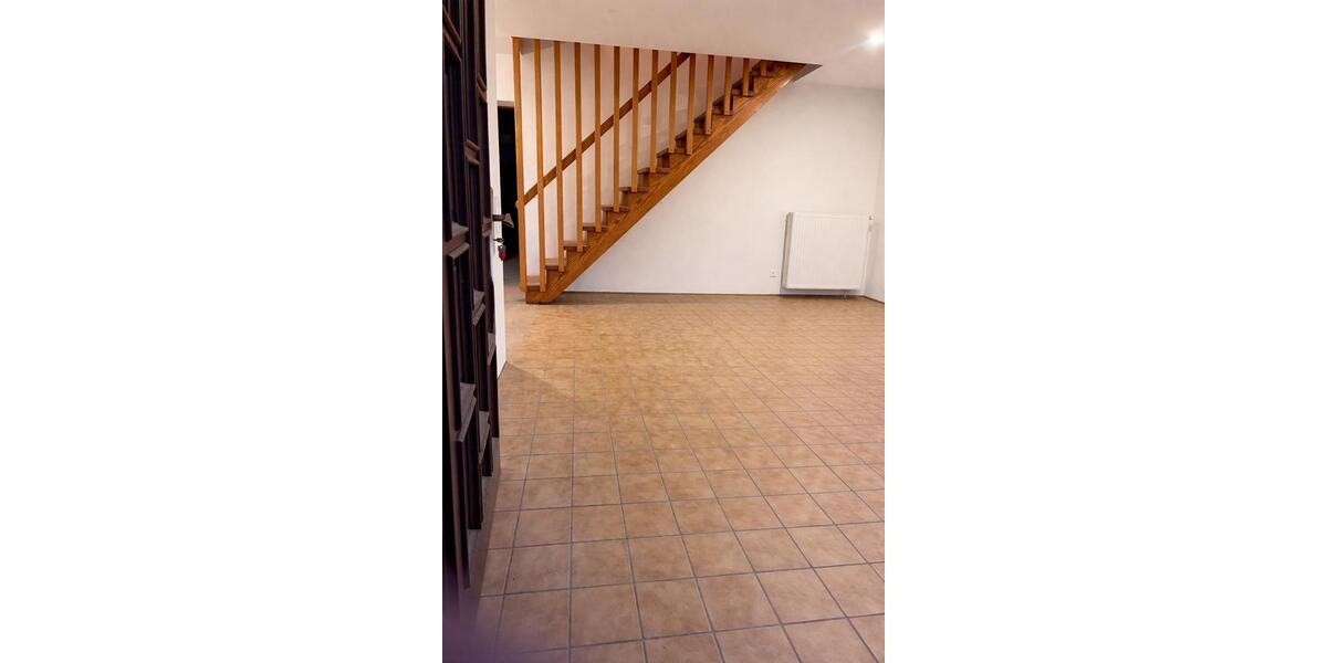Etagenwohnung Windeck - 4 Zimmer, 111 m&sup2;, 850&euro; | Angebot:25780036