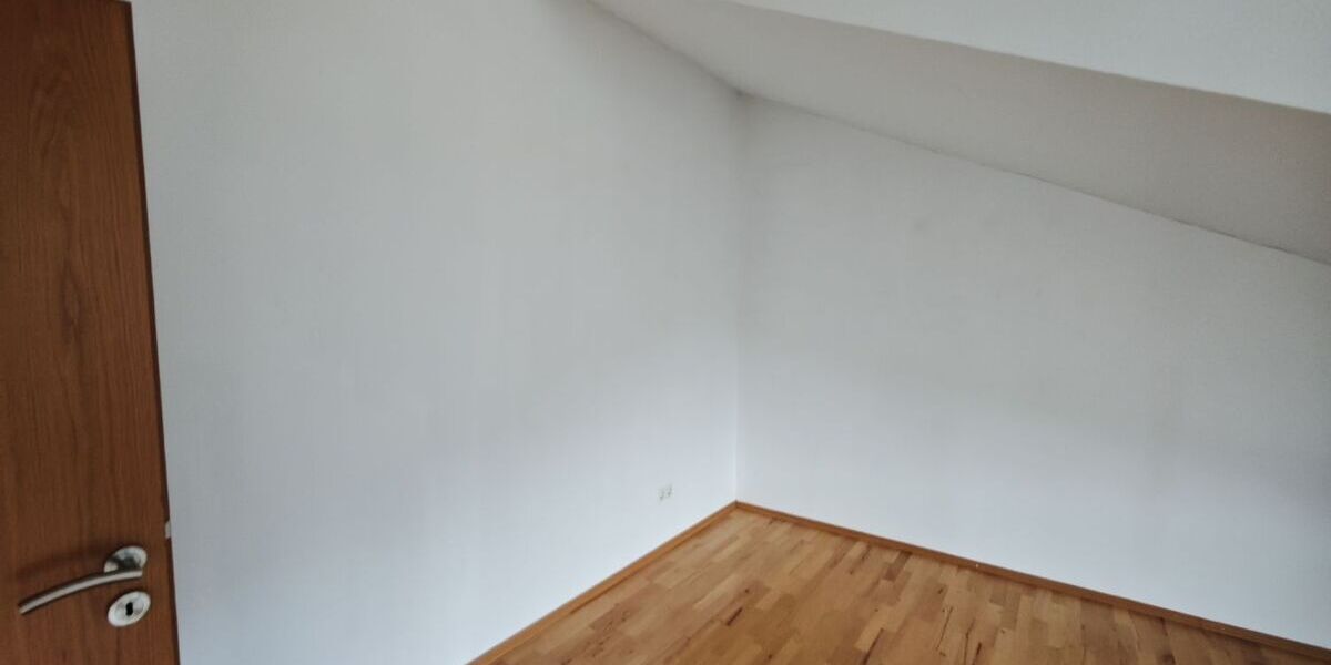 Helle 3-Zimmer-Wohnung in Freudenstein - Dachgeschoßwohnung Knittlingen | Angebot:25098812