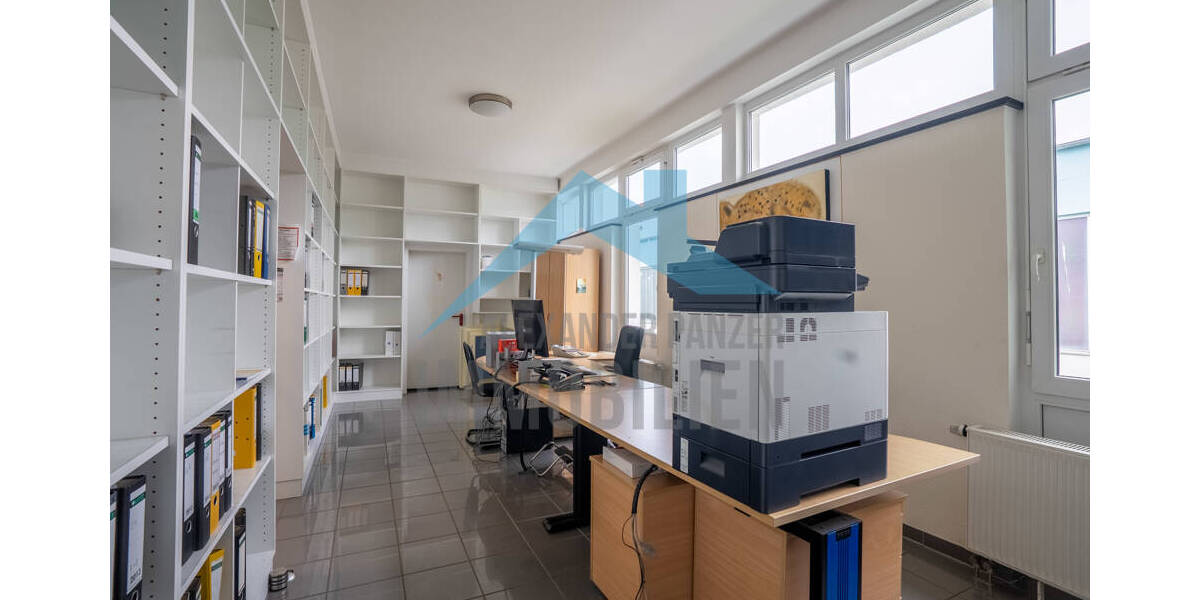 Gepflegte und großzügige Lagerhalle mit Bürogebäude in Autobahnnähe - Logistikpark - Lutterberg! zimmer