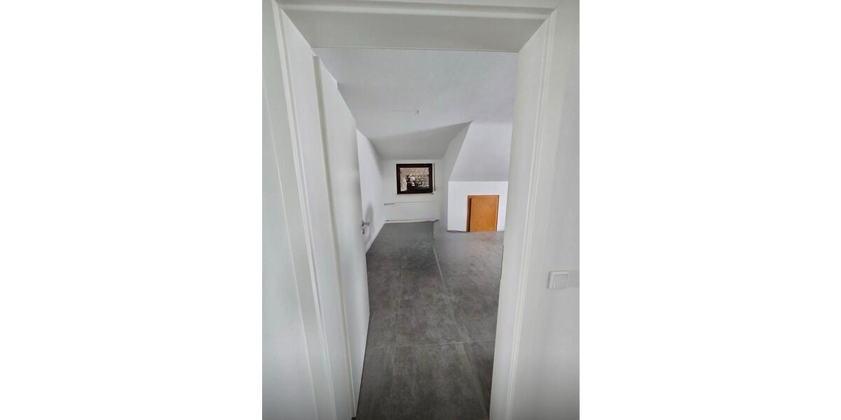 Dachgeschoßwohnung Allendorf (Eder) - 3 Zimmer, 89 m&sup2;, 850&euro; | Angebot:26356224