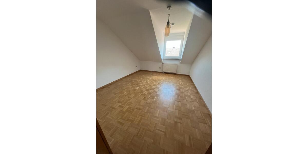 Dachgeschoßwohnung Tauberbischofsheim - 3 Zimmer, 90 m&sup2;, 750&euro; | Angebot:25085435