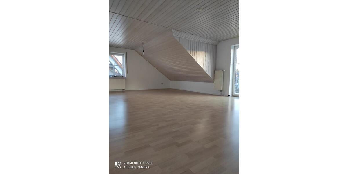 Dachgeschoßwohnung Wettstetten - 3 Zimmer, 85 m&sup2;, 930&euro; | Angebot:26030600