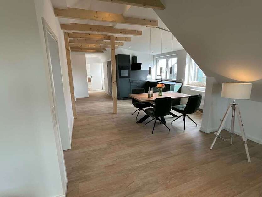 Wohnung zum Mieten in Varel 850 € 113 m²