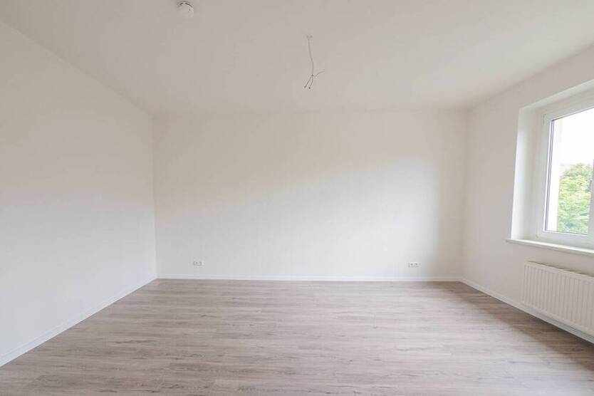 Ihr neues, saniertes Zuhause im kleinen Mehrfamilienhaus in ruhiger Seitenstraße.