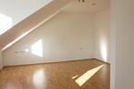 Dachgeschoßwohnung Hof Altstadt - 2 Zimmer, 73 m&sup2;, 400&euro; | Angebot:26586615