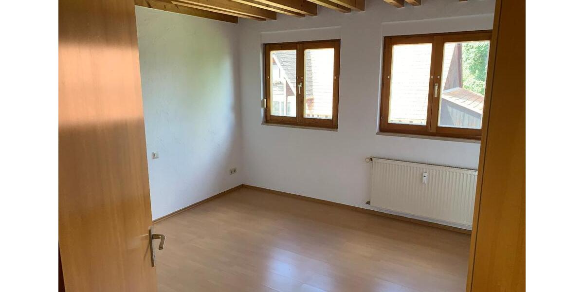 Dachgeschoßwohnung Gaienhofen - 3 Zimmer, 1.200&euro; | Angebot:23528791