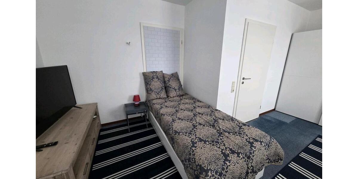 Wohnen auf Zeit Bonn Hardtberg - 1 Zimmer, 28 m&sup2;, 80&euro; | Angebot:25338133
