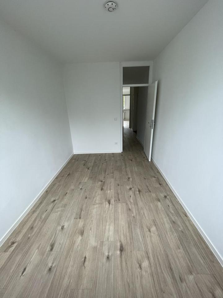 **FRISCH RENOVIERTE 3-ZIMMERWOHNUNG MIT BALKON** zimmer