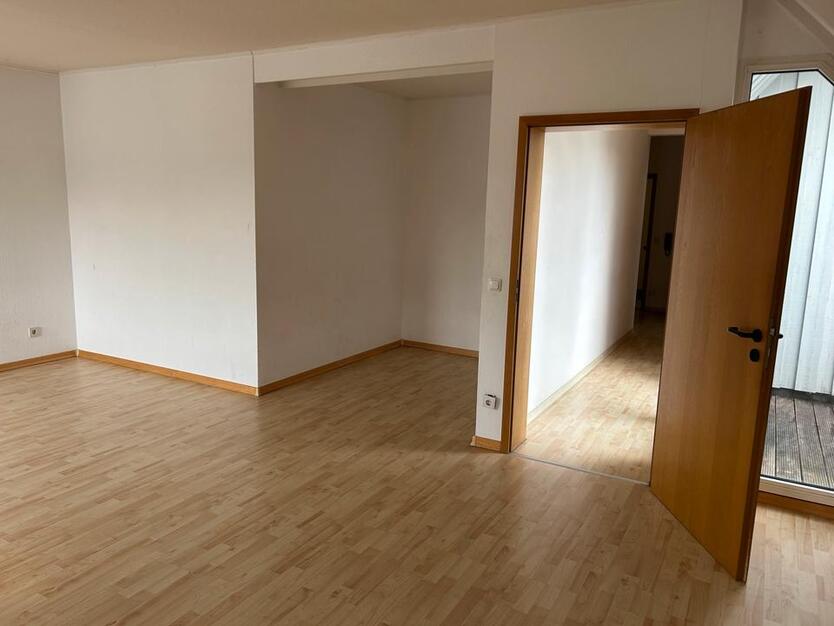 Kleines Appartement mit Balkon & EBK