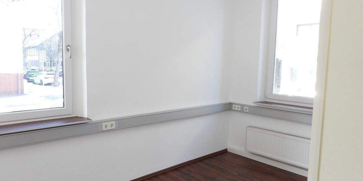 Gewerbeobjekt Nürnberg St Peter - 4 Zimmer, 128 m&sup2;, 890&euro; | Angebot:26107300