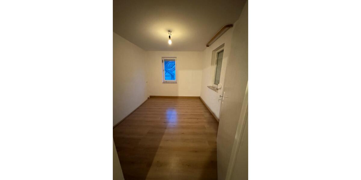 Einfamilienhaus Bad Kissingen - 6 Zimmer, 200 m&sup2;, 1.180&euro; | Angebot:25046996