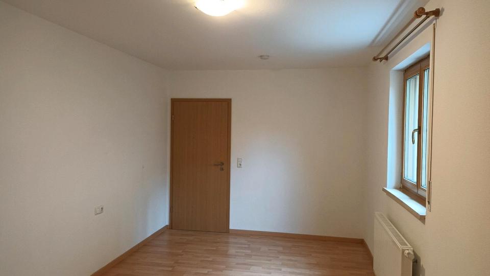 Etagenwohnung Parsberg - 2 Zimmer, 67 m&sup2;, 575&euro; | Angebot:24848484
