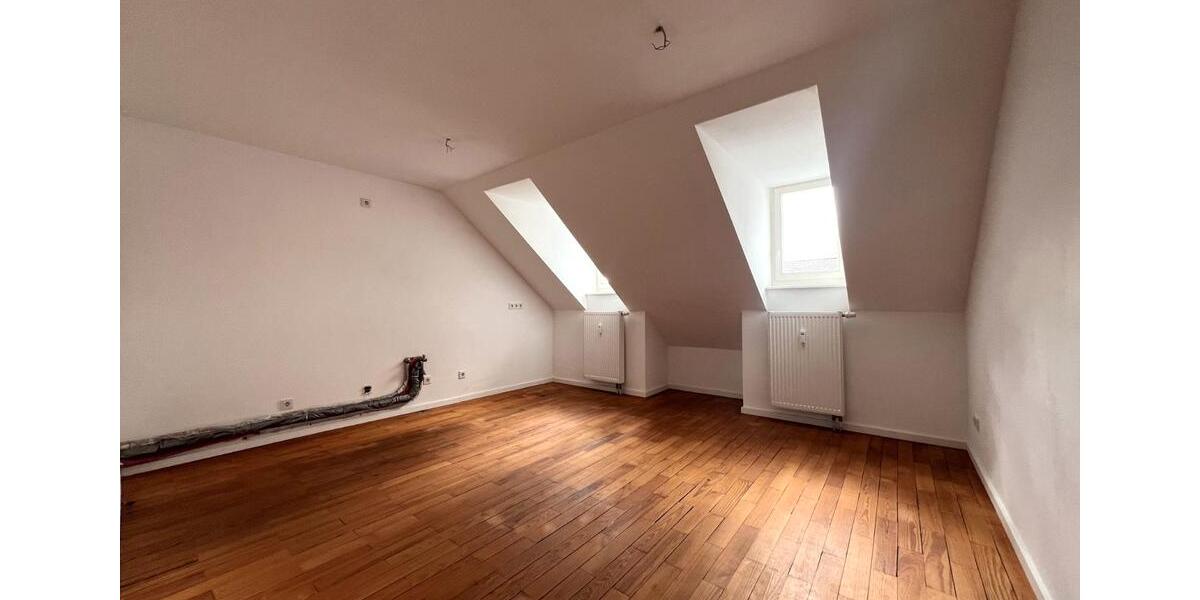 Dachgeschoßwohnung Saarlouis - 2 Zimmer, 60 m&sup2;, 500&euro; | Angebot:26611386