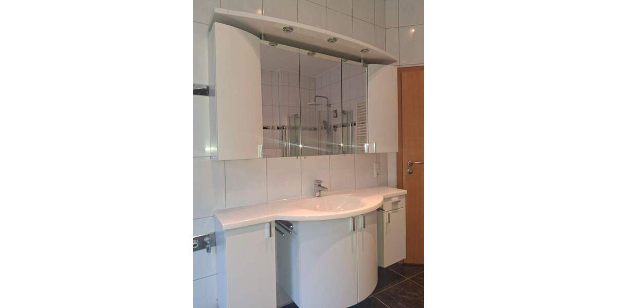 Etagenwohnung Bremerhaven Lehe - 3 Zimmer, 82 m&sup2;, 750&euro; | Angebot:24218814