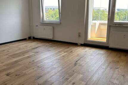 Wohnung zum Mieten in Reichenbach 340 € 60 m²