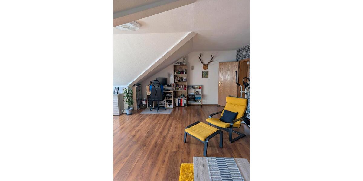 Dachgeschoßwohnung Wehretal - 4 Zimmer, 78 m&sup2;, 410&euro; | Angebot:26254536