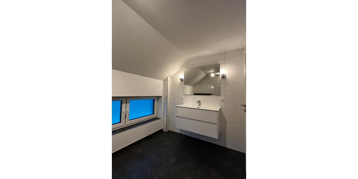 Dachgeschoßwohnung Ihlow - 3 Zimmer, 114 m&sup2;, 900&euro; | Angebot:24841324