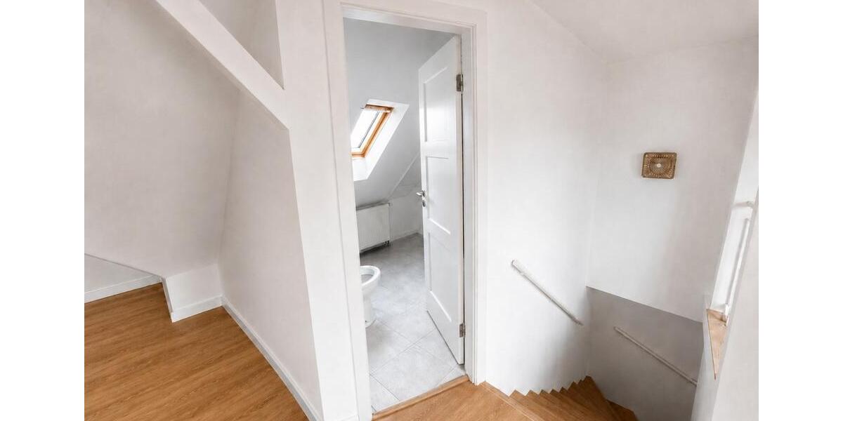 Dachgeschoßwohnung Weinheim - 2 Zimmer, 64 m&sup2;, 880&euro; | Angebot:26563799