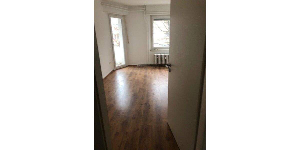 Etagenwohnung Ludwigshafen Mitte - 6 Zimmer, 130 m&sup2;, 1.300&euro; | Angebot:25701483