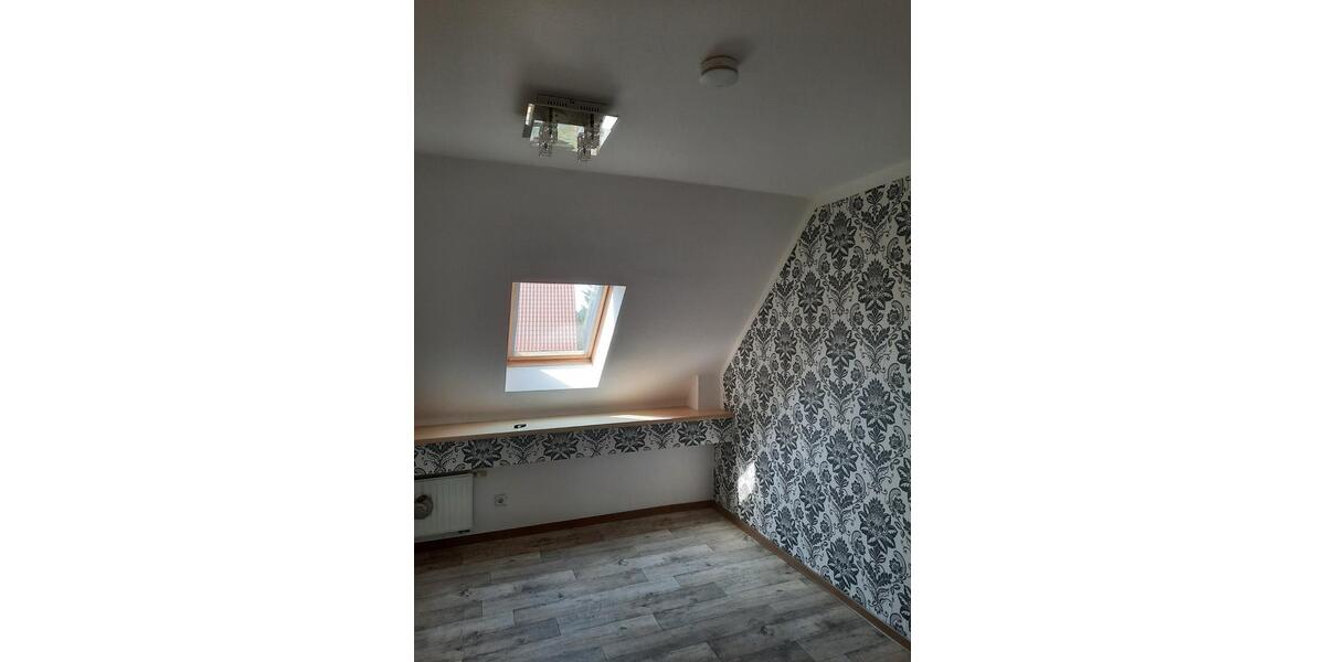 Dachgeschoßwohnung Groß Quenstedt - 2 Zimmer, 57 m&sup2;, 300&euro; | Angebot:25712325