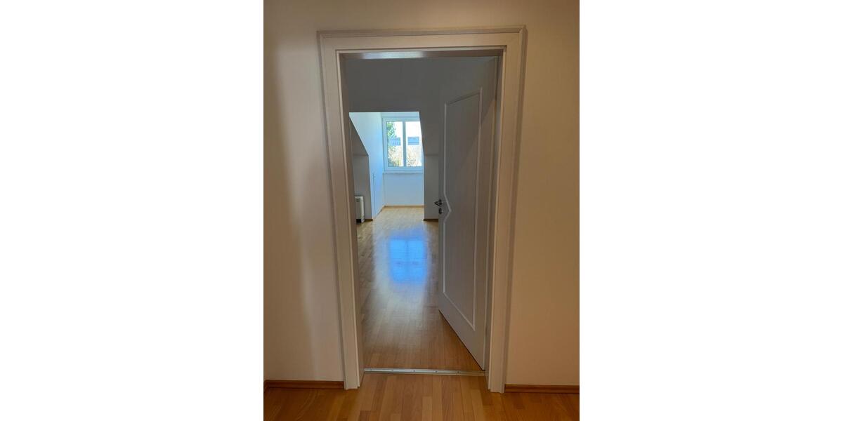 Dachgeschoßwohnung Schöllnach - 2 Zimmer, 88 m&sup2;, 600&euro; | Angebot:26101489