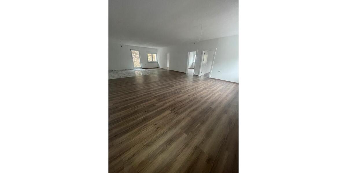 Etagenwohnung Pforzheim Nordstadt - 4 Zimmer, 121 m&sup2;, 1.090&euro; | Angebot:24708282