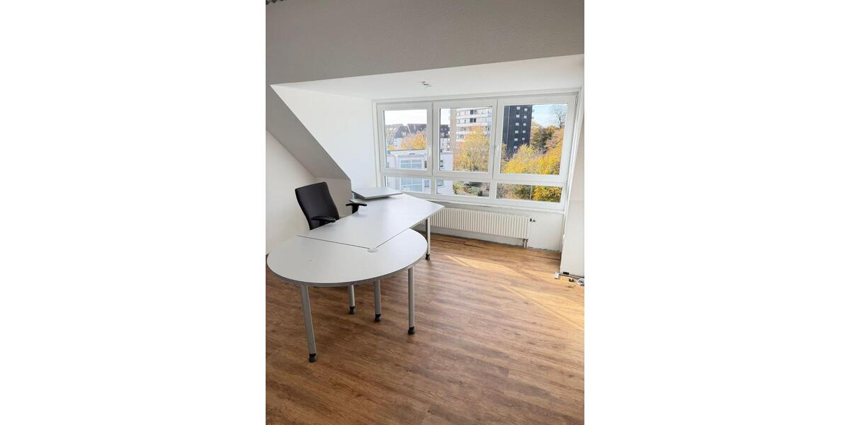 Heller Büroraum mit Seeblick im Zentrum von Refrath zimmer