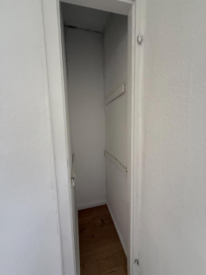 *Helle 4-Zimmer-Wohnung mit Balkon*