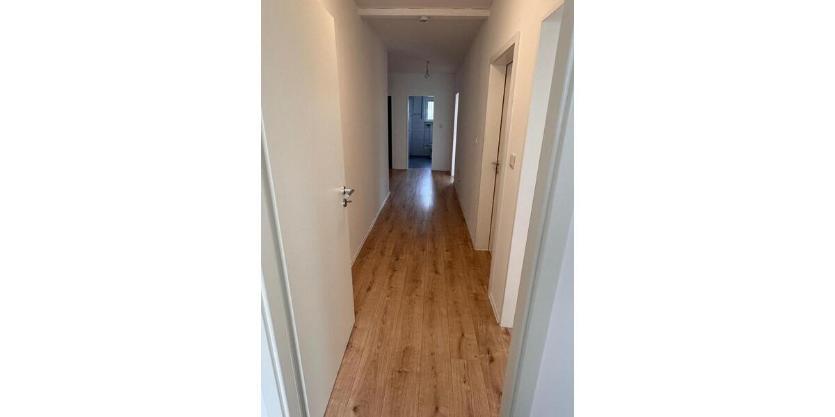 Etagenwohnung Kalletal - 3 Zimmer, 81 m&sup2;, 650&euro; | Angebot:26408205