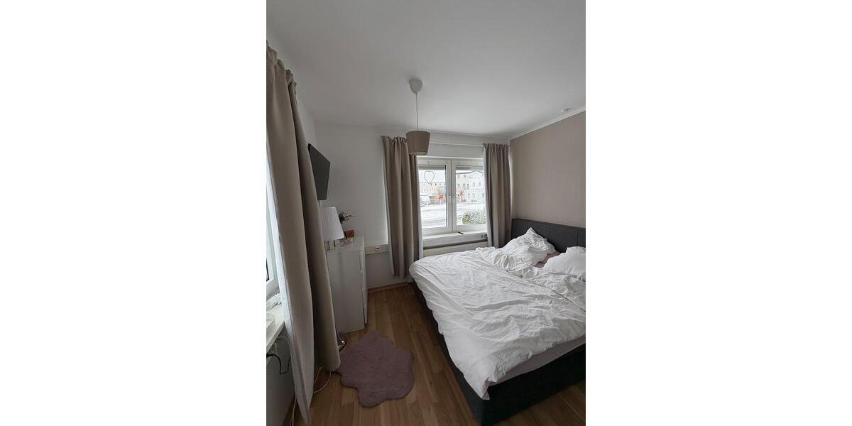 Gewerbehalle + 2 Wohnungen zimmer