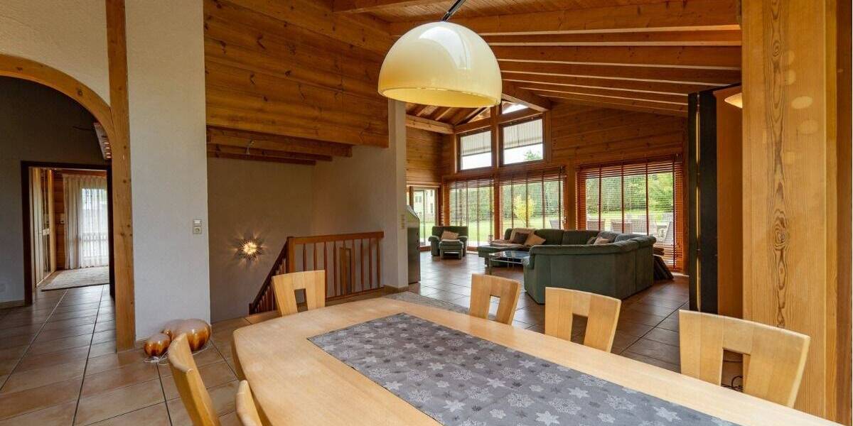 Einfamilienhaus in privilegierter Lage mit weitläufigem Garten und herrlichem Panorama 4 zimmer