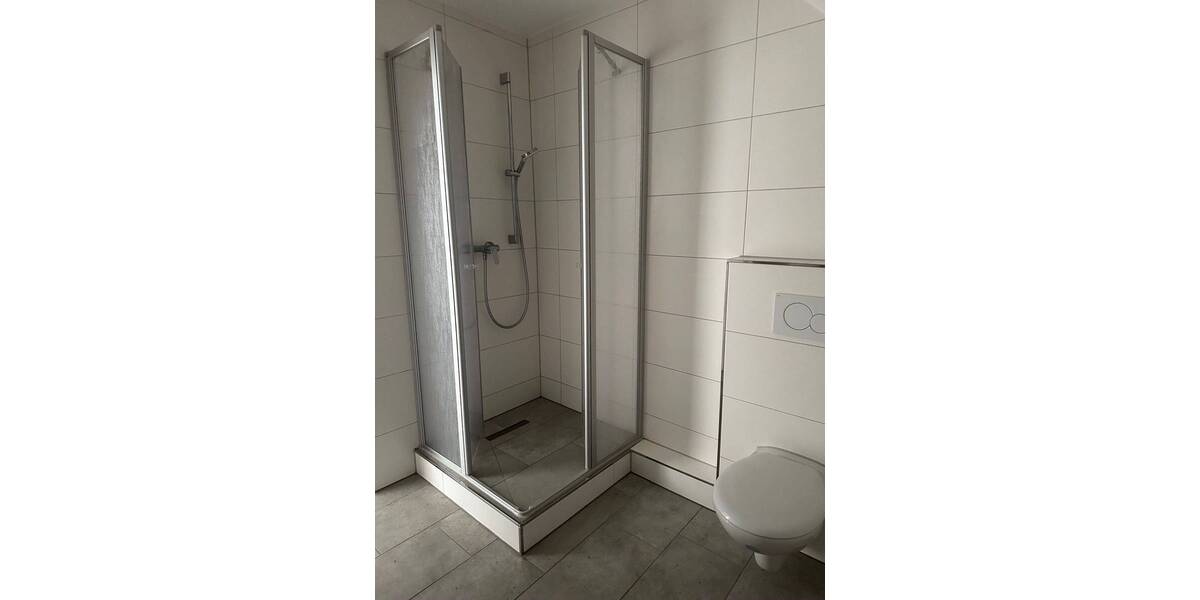 Großzügige, renovierte 3-Zi DG-Wohnung in Veitsbronn 3 zimmer