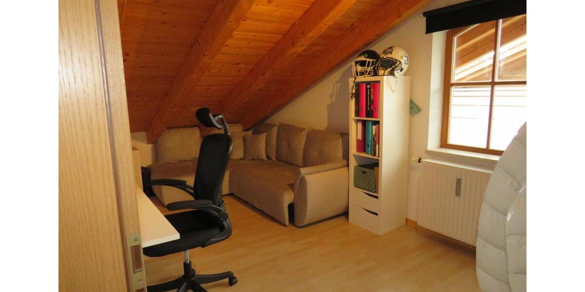 Dachgeschoßwohnung Mittenwald - 3 Zimmer, 80 m&sup2;, 990&euro; | Angebot:26638691